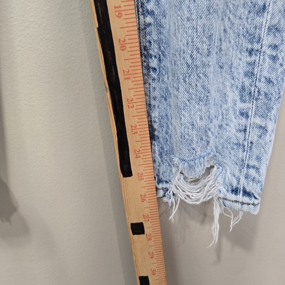 American Eagle Distressed Women's Mom Jeans - Picture 8 of 10